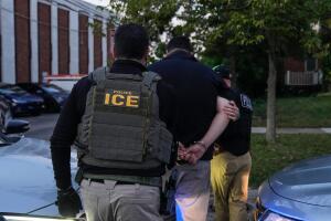 Migrantes detenidos por ICE y Patrulla Fronteriza: ¿Quiénes pueden ser liberados bajo el acuerdo Castañon-Nava? 