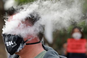 coronavirus smoking.jpg