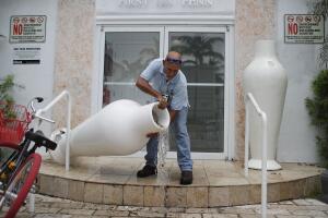 Miami Beach Sprays To Combat Zika Virus Carrying Mosquitoes
