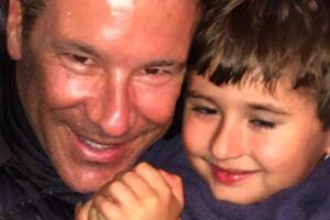 Fernando Carrillo con su hijo