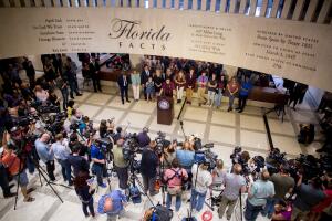 Estudiantes Visitan a Congresistas