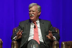 La Casa Blanca está tratando de evitar que el libro de John Bolton salga a la venta.  