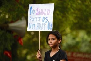Protesta en India por violación de niña