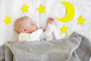 bebe-nina-dormida-estrellas-nombres.jpg