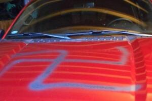 Pintan esvásticas en automóviles en Edmond, Oklahoma