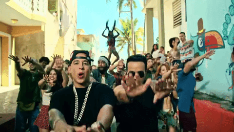 Momentos del video musical de 'Despacito'.