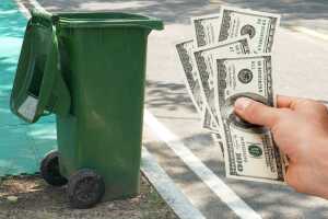 La ciudad de San José propone un aumento en las tarifas de basura y reciclaje debido al incremento de costos operativos y ajustes del costo de vida. A pesar de la resistencia de algunos residentes y funcionarios de la ciudad, los funcionarios de la ciudad afirman que estos aumentos son necesarios.