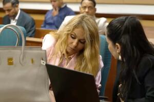 Paulina Rubio y su abogada Sandra Hoyos