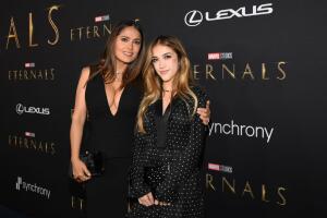 Salma Hayek y Valentina en la premiere de la cinta 'Eternals'
