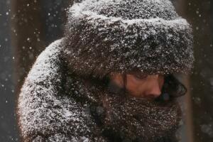 Suman 17 muertes relacionadas con el frío en Nueva York durante helada histórica.