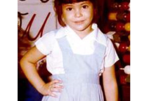 Shakira @shakira.PNG