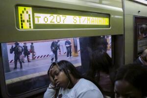 En los trenes de NYC no cabe ni un alfiler 