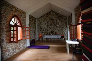 interior capilla.jpg