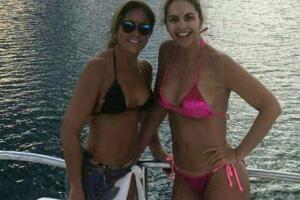 Lucero en bikini