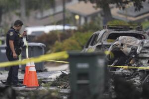La avioneta se estrelló en un vecindario de San Diego, incendiando varias casas y forzando evacuaciones.