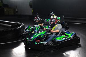Llénate de adrenalina en Andretti Indoor Karting & Games en Chandler