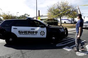 Encuentran a dos hombres sin vida al interior de una casa en Sacramento