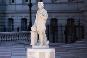 Trump Columbus Statue