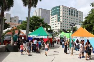 Concurrida la Feria Internacional del Libro en Miami