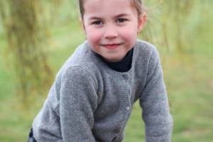 Princesa Charlotte 3.png