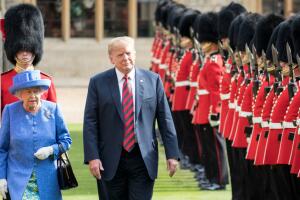 reina_isabel_trump_2018.jpg