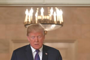Donald Trump informó del segundo ataque con misiles en un año contra de objetivos en Siria.