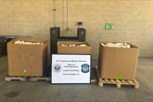 Agentes de CBP decomisaron 721 paquetes de presunta metanfetamina ocultos en un cargamento declarado como apio fresco en el Puente Internacional de Pharr.