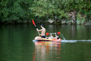 flotar en el rio.png