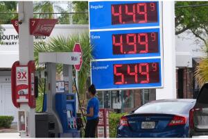 Reportan escasez gasolineras sur Florida precios subiendo