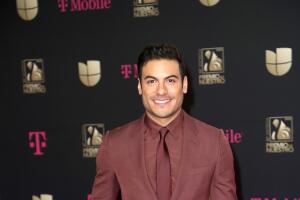 Carlos-Rivera-Premios-Lo-Nuestro-2020.jpeg