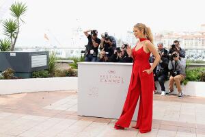 blake-lively-cannes-primer-look_3.jpg