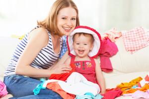 Conheça as peças de roupas que podem trazer riscos aos pequenos
