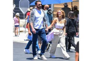 Jennifer López y Ben Affleck Estudios Universal.jpg