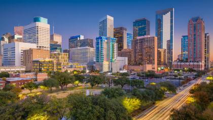 La ciudad de Houston quedó entre los últimos lugares de las 150 ciudades. Se ubica en el numero 121 de la lista general nacional, 140 en cuanto a incremento de empleo y 137 en desempleo.