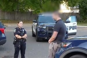 Suspenden a profesor de Long Island por enviar mensajes sexuales a una menor.