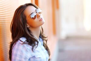 cómo evitar las arrugas en los ojos