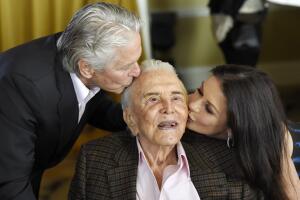 Kirk Douglas, Michael Douglas, Catherine Zeta-Jones