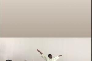 kanye west en servicio religioso