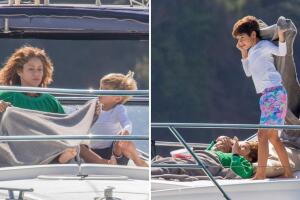 Shakira y sus hijos Sasha y Milán.jpg