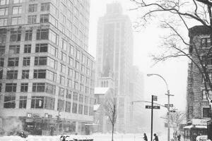 NY amanece totalmente blanca por tormenta de nieve