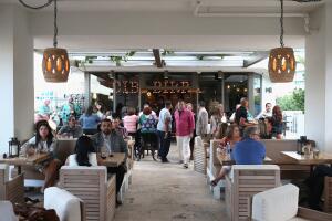 Grilled Cheese Happy Hour Hosted By Laura Werlin And Ms. Cheezious - 2016 Food Network & Cooking Channel South Beach Wine & Food Festival Presented By FOOD & WINE