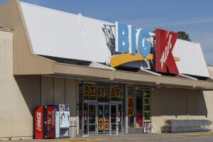 KMart closing and going out of business. Sears Holdings filed for bankruptcy and is closing many KMart locations