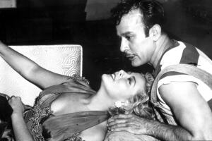 Pedro Infante y Silvia Pinal univision.jpg