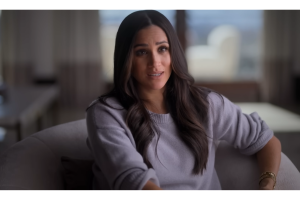 Outfit de Meghan Markle en 'Harry & Meghan', documental de Netflix