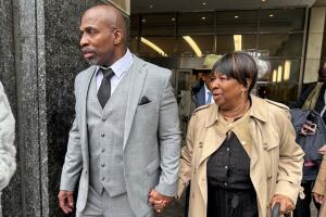 Un hombre de Nueva York fue liberado tras 19 años en prisión por un robo que no cometió.