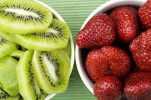 kiwi-morango_52653637.jpg