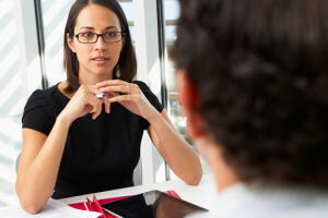 trabalho-entrevista-oculos-abre.jpg