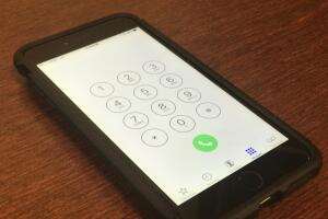 Phone on dial screen