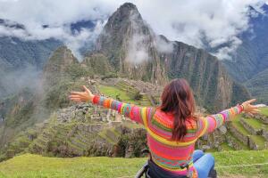 Paraplegic Fell in Love with her Physiotherapist & Travel the World