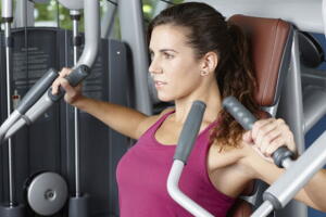 academia-exercicio-bracos_2.jpg